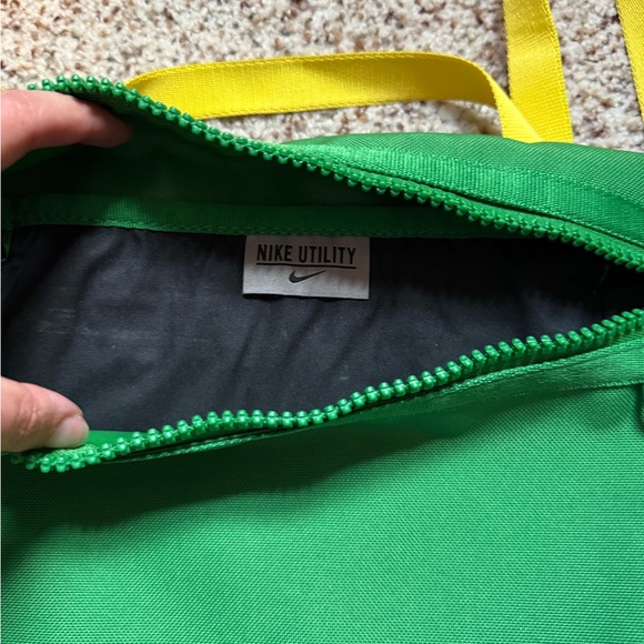 Nike Oregon Ducks Utility Training Gym Sack - Picture 4 of 6